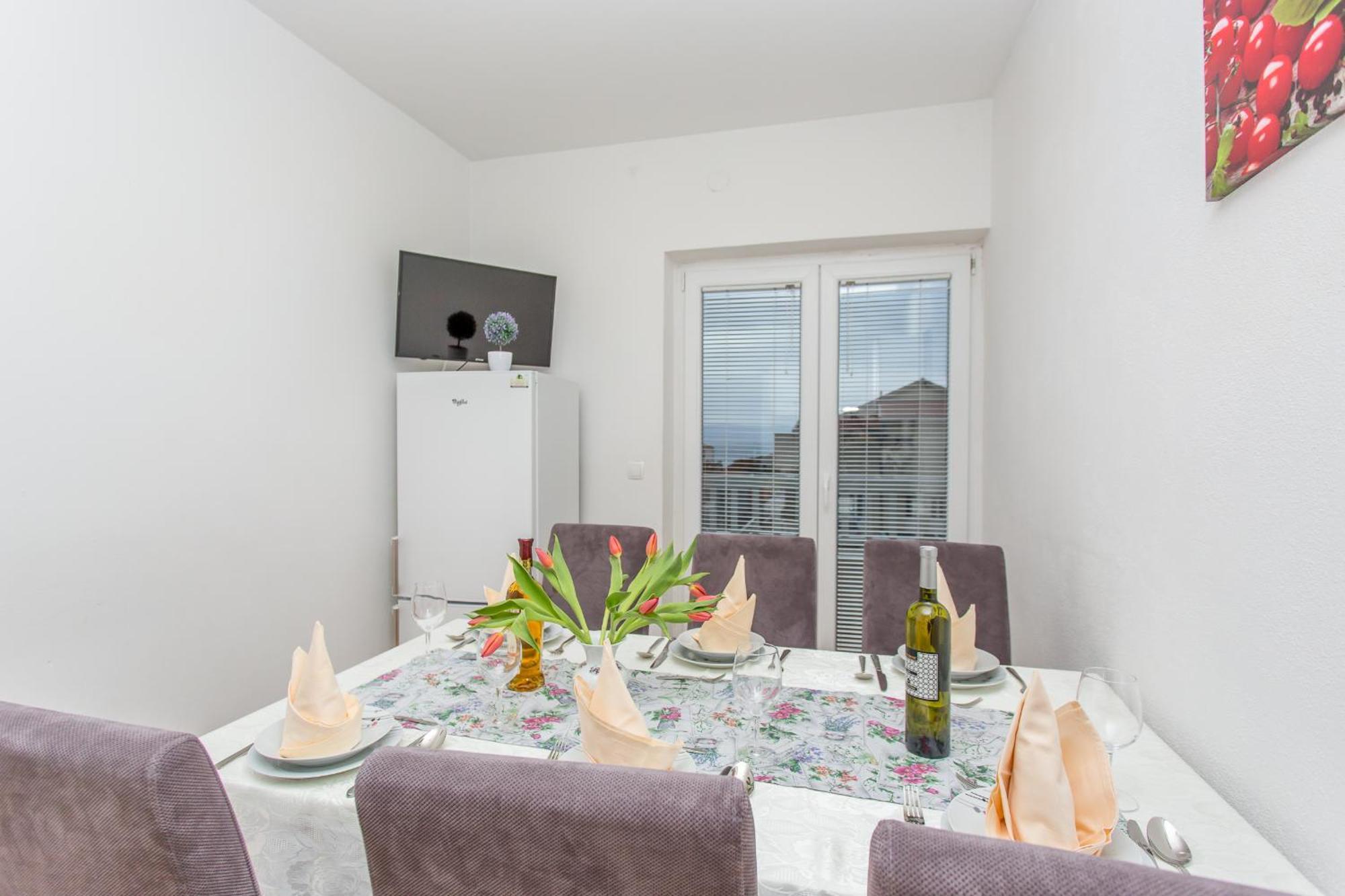 Apartments Grepo Sljeme มาคาร์สกา ห้อง รูปภาพ