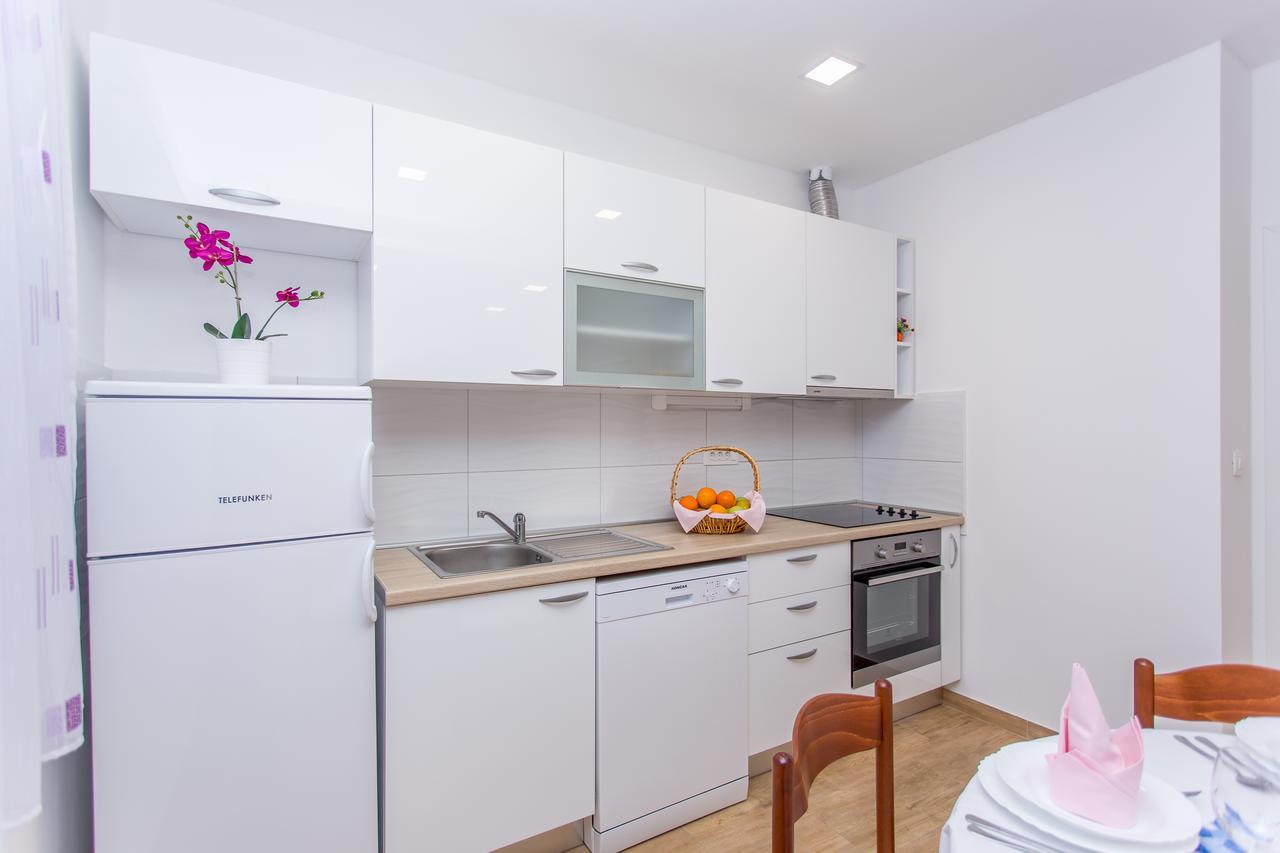 Apartments Grepo Sljeme มาคาร์สกา ภายนอก รูปภาพ