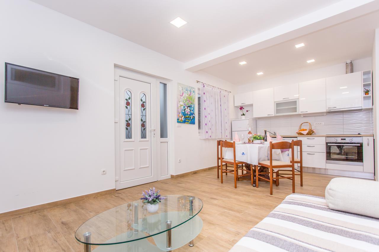 Apartments Grepo Sljeme มาคาร์สกา ภายนอก รูปภาพ